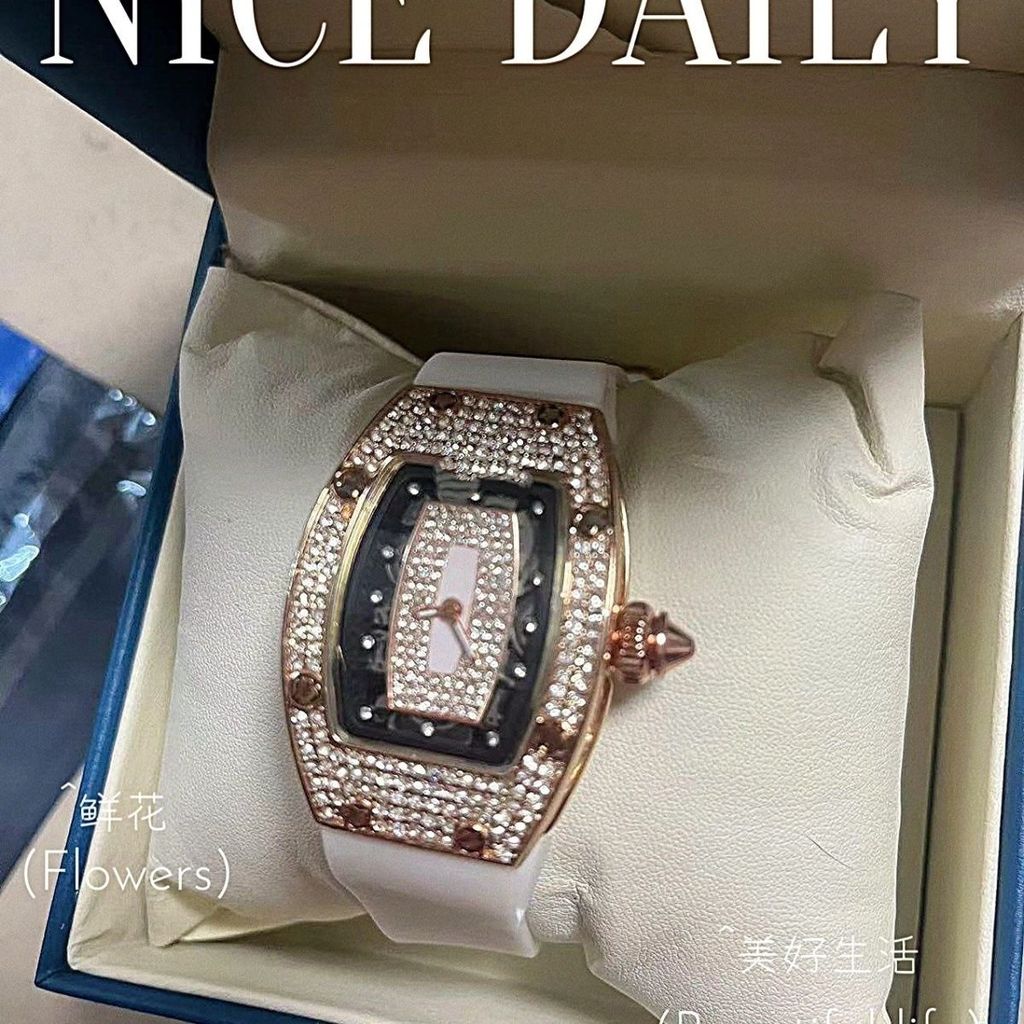 สไตล์ใหม่ RM07-01 ริมฝีปากสีแดง Gypsophila สุภาพสตรีนาฬิกาควอตซ์ Niche หรูหรา High-Encrusted เพชรนาฬ