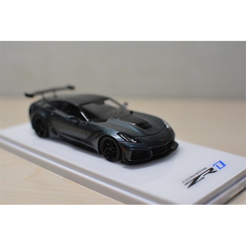 TSM 1: 43 Chevrolet Corvette C7 ZR1 Coupe Shadow Grey, Metal Lacquer, แพ็คเกจเดิมใหม่เอี่ยม