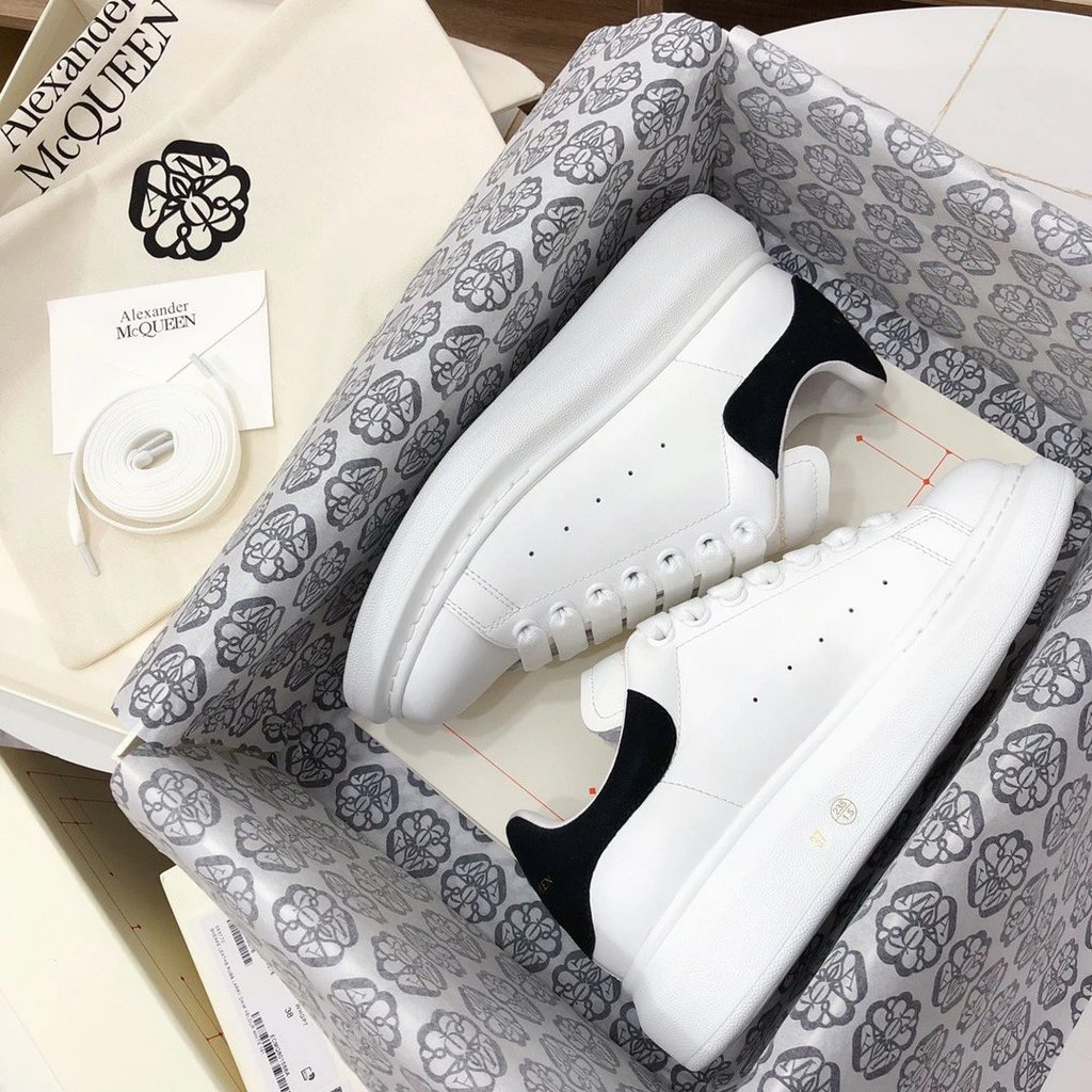 Alexander McQueen รองเท้าสีขาวความสูงแพลตฟอร์มแพลตฟอร์มรองเท้า McQueen รองเท้าเพิ่มความสูง McQueen ร