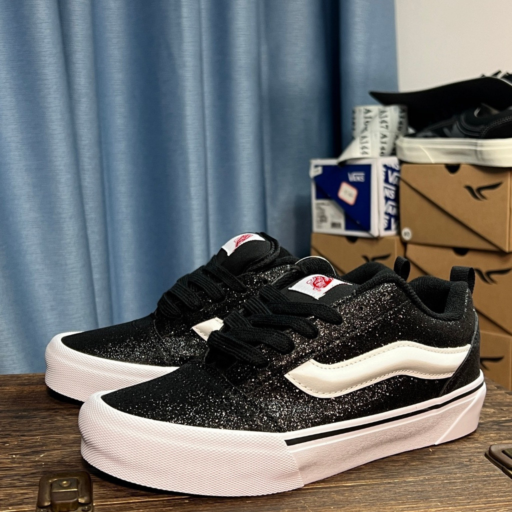 Vans Knu Skool รองเท้าบอร์ดลําลองทรงเตี้ยสีดําเงา