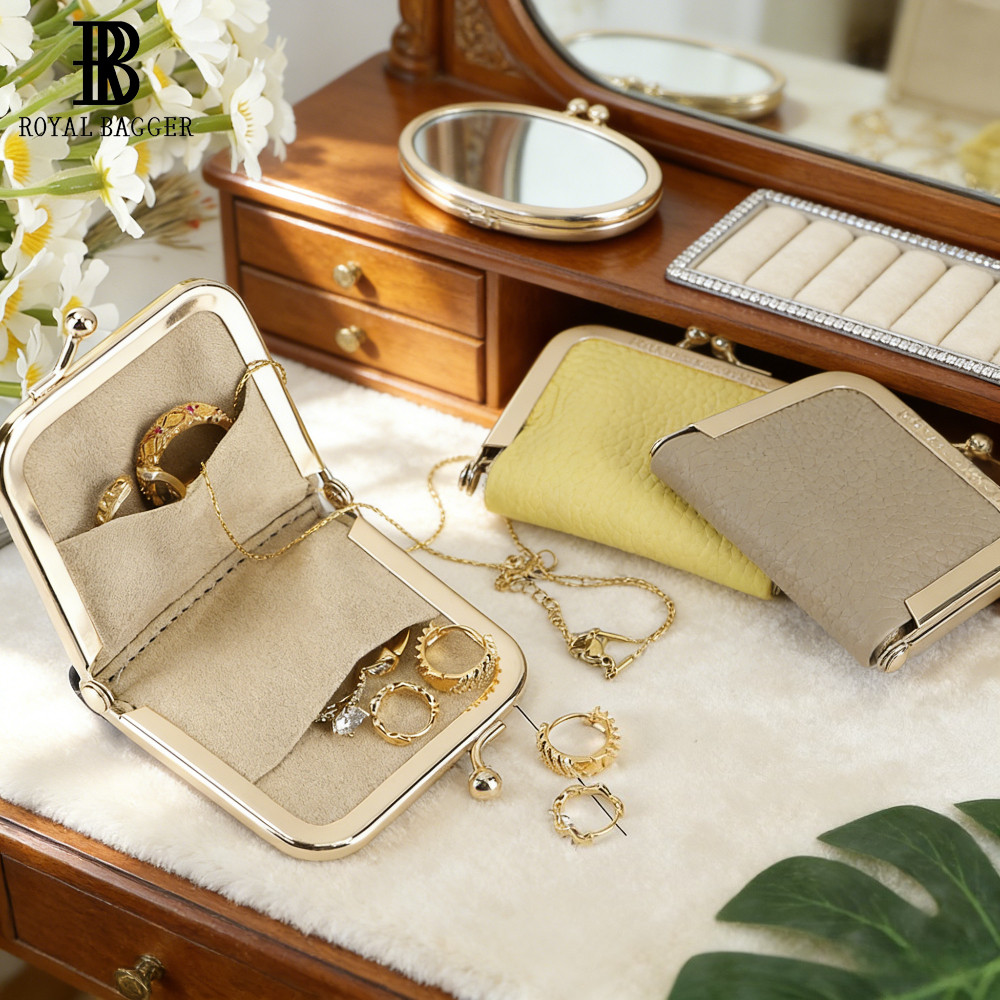 Royal Bagger กล่องใส่เครื่องประดับหนังวัวแท้ ดีไซน์บางเบา เก็บแหวน-สร้อย พร้อมกระเป๋าตังค์ปิดจุ๊บ สำหรับผู้หญิง 3120