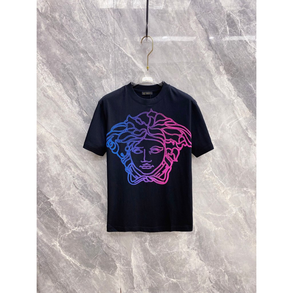 VERSACE เสื้อยืดพิมพ์ลาย สำหรับผู้ชายและผู้หญิง แฟชั่นล่าสุด