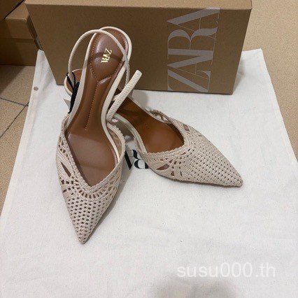 ZARA2026รองเท้าแตะผู้หญิงสไตล์ใหม่สำหรับฤดูร้อน ออกแบบพื้นแบน toe-covered และสายรัดข้อเท้า breathable