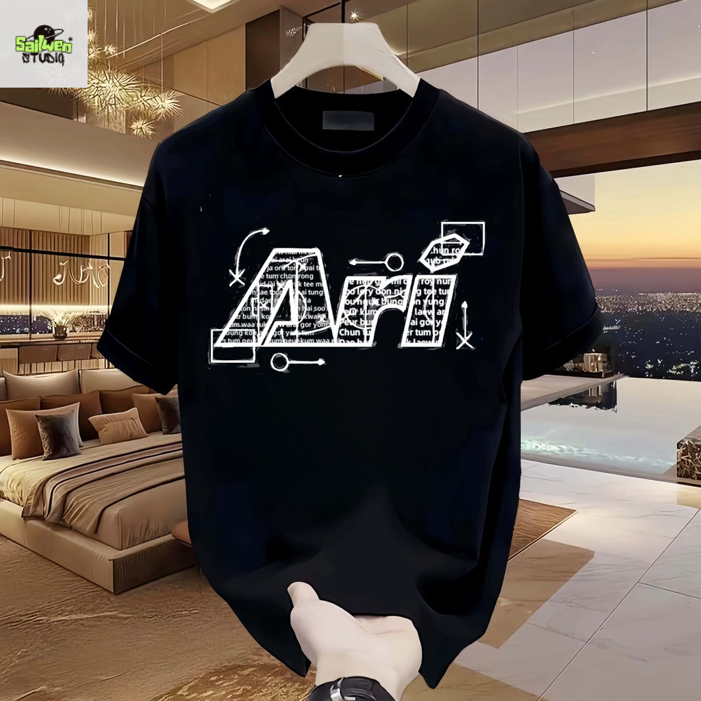 เสื้อยืดผู้ชายเป็นแฟชั่นที่ทันสมัยและเหมาะสำหรับฤดูร้อน มีให้เลือกทั้งแบบแขนสั้นและแขนครึ่ง ให้ลุคที่ดูสบายๆแต่มีสไตล์