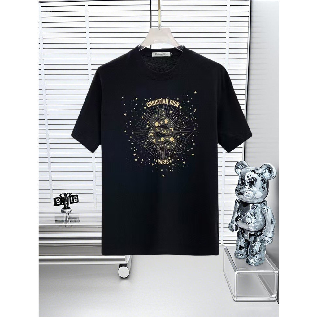 DIO * R2026 Star คลาสสิกรอบคอแขนสั้นเสื้อยืดผู้ชายผู้หญิงพื้นฐานฐานภายในธุรกิจฤดูใบไม้ผลิแฟชั่นญี่ปุ