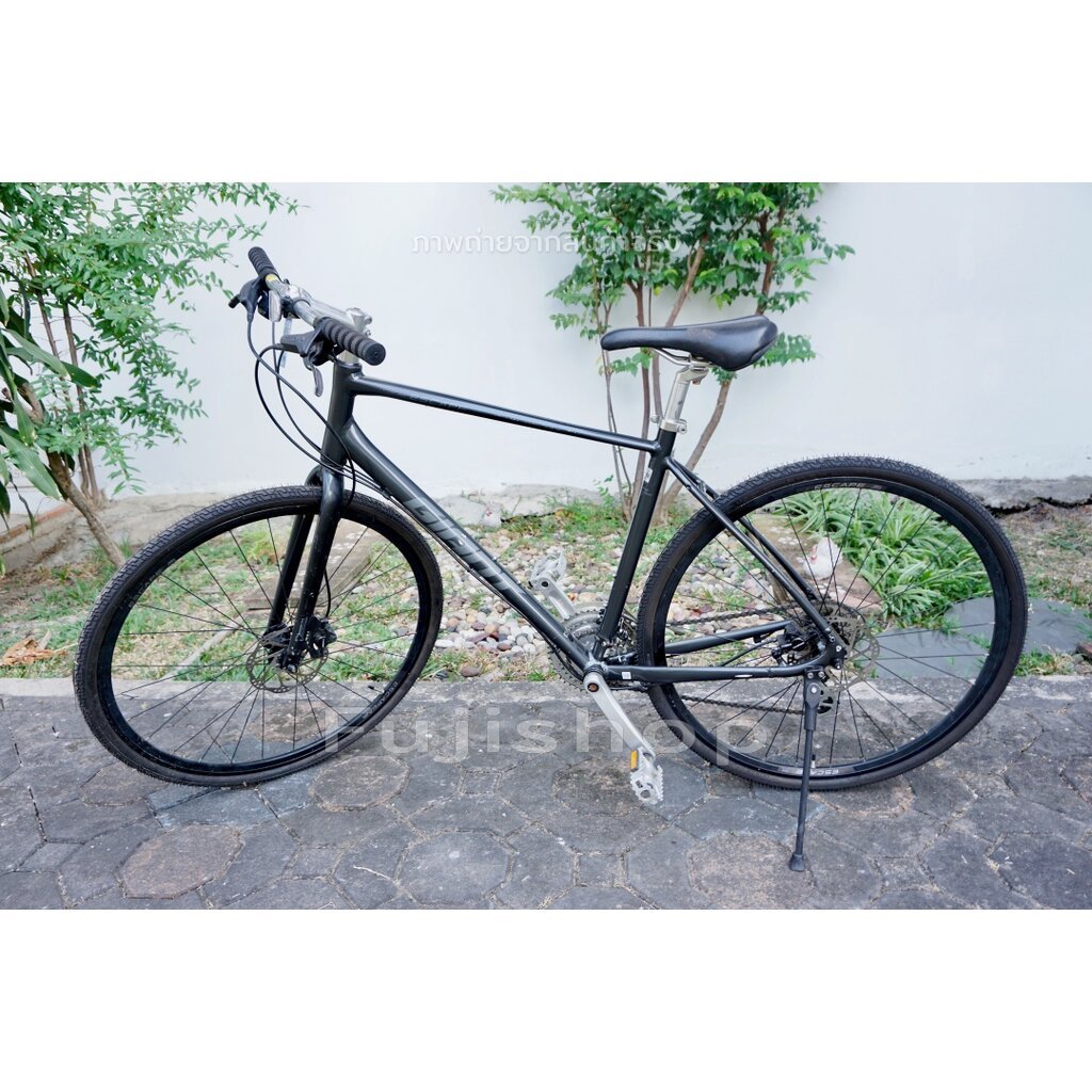 จักรยานไฮบริดญี่ปุ่น - ล้อ 700x35C - เกียร์ 3x8 (24 สปีด) - อลูมิเนียม - ดิสก์เบรค - Giant Escape Di