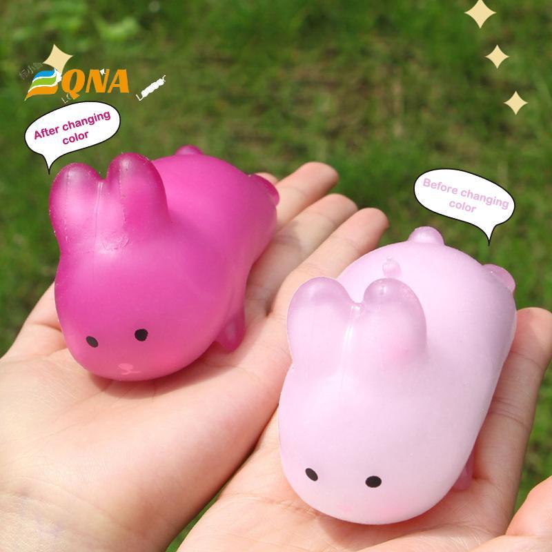 [QNA] ของเล่นป้องกันความเครียดเปลี่ยนสีน่ารักหัวใจกระต่ายบีบของเล่นอยู่ไม่สุข Squishy Anti Stress ตลกความเครียดบรรเทาสําหรับเด็กผู้ใหญ่ของขวัญใหม่