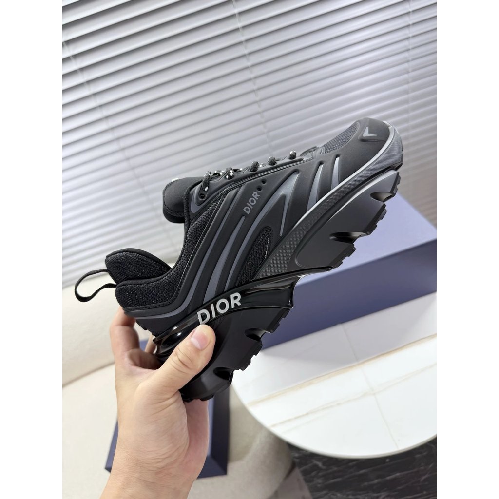 ใบมีด Dior Dior B44 รองเท้าลําลอง รองเท้ากีฬา รองเท้าพ่อ รองเท้าวิ่ง รองเท้าผู้ชาย