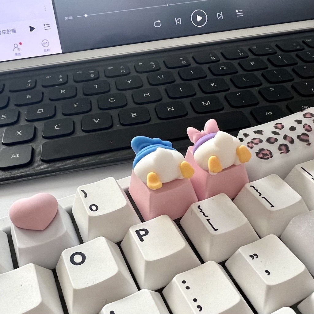 Handmade Disney Daisy Duck Donald Duck Mechanical Keyboard การ์ตูนเดี่ยวหมวก R4 ความสูง