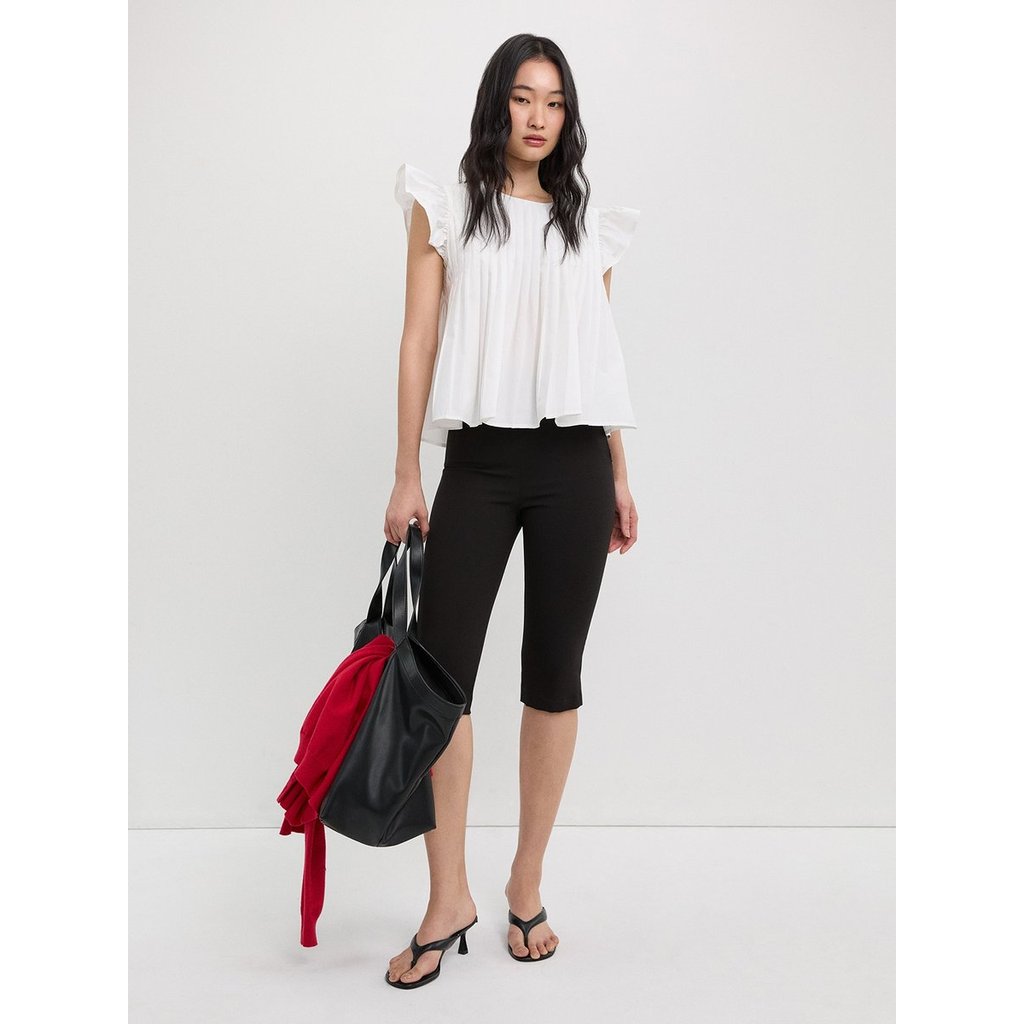 [Pomelo] เสื้อแขนกุดคอกลมอัดพลีทหน้าแต่งระบายไหล่ / Round Neck Sleeveless Pleated Front Blouse