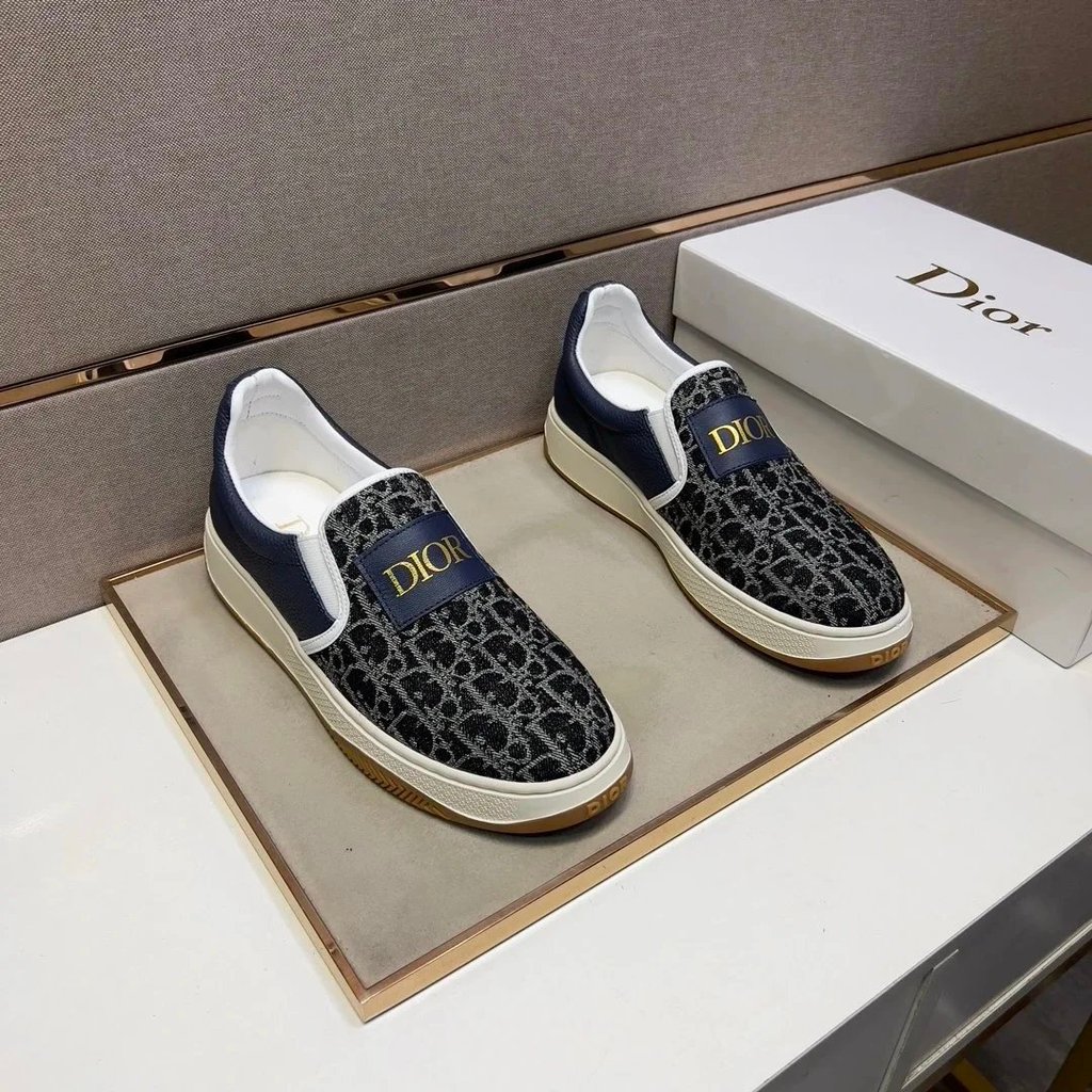 หรูหรา DIOR DIOR CD รองเท้าบ้านรองเท้าไม่มีส้นรองเท้าลําลองปกเท้าลื่นบนรองเท้าผู้ชาย