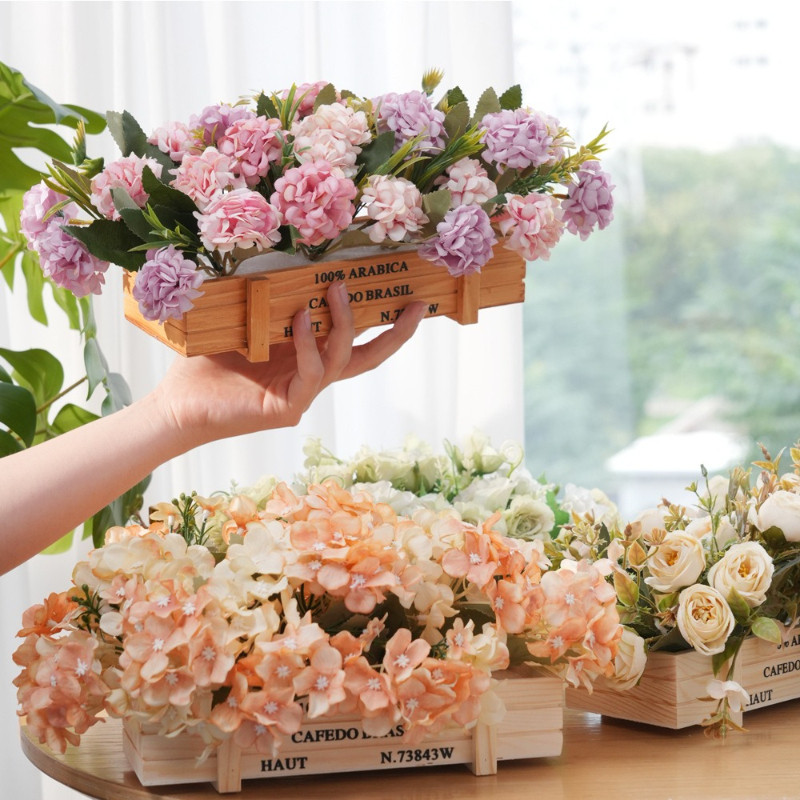 ดอกไม้ปลอมพร้อมถาดไม้ ดอกไม้สมจริง การจับคู่สีอย่างเป็นธรรมชาติ ดอกไม้จำลองตกแต่งบ้าน