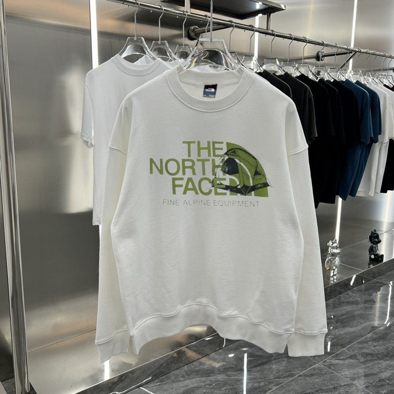 เสื้อสเวตเตอร์คอกลม The North Face