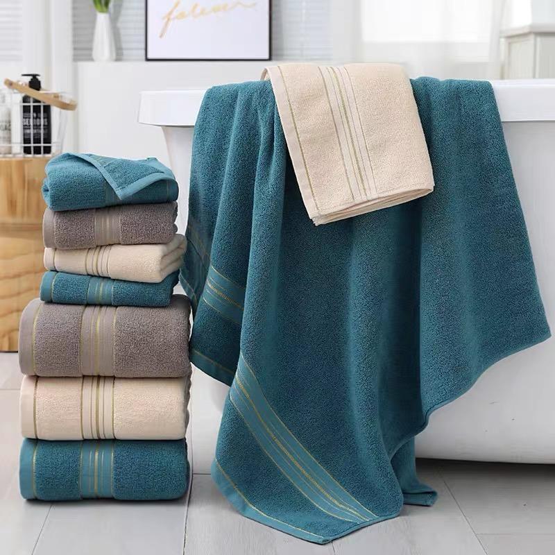 ผ้าเช็ดตัว เนื้อผ้าหนาอย่างดี ผ้าcotton100% มี 3 สีขนาด70*140cm นุ่ม สบาย ระบายอากาศได้ดี และไม่เป็นขุย