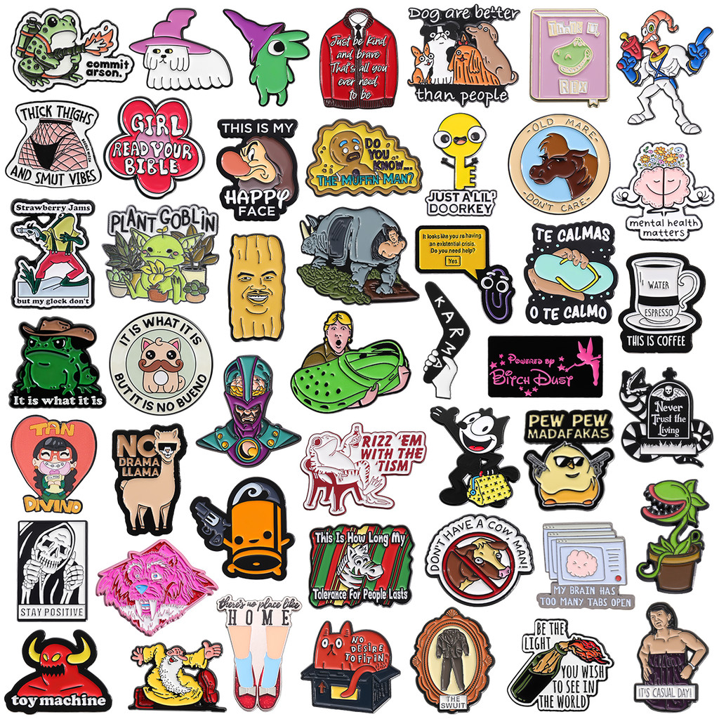80 รูปแบบใหม่อะนิเมะการ์ตูนเข็มกลัดสัตว์น่ารักป้ายโลหะตลกข้อความLapel PinsClothingอุปกรณ์เสริมเครื่องประดับของขวัญ