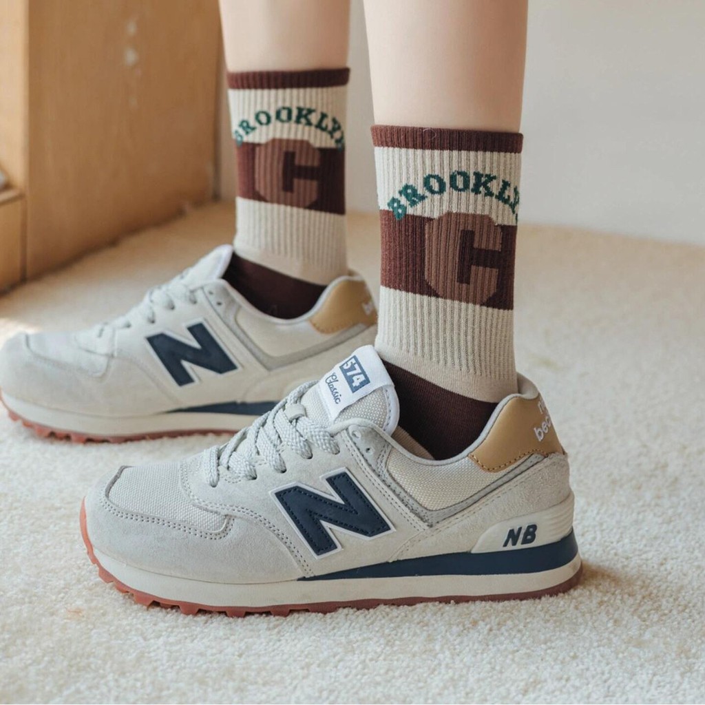 [สินค้าใหม่ขายดี] NB Classic Men Women 574 Series Retro Sports Casual Running Daddy Shoes ML574LGI
