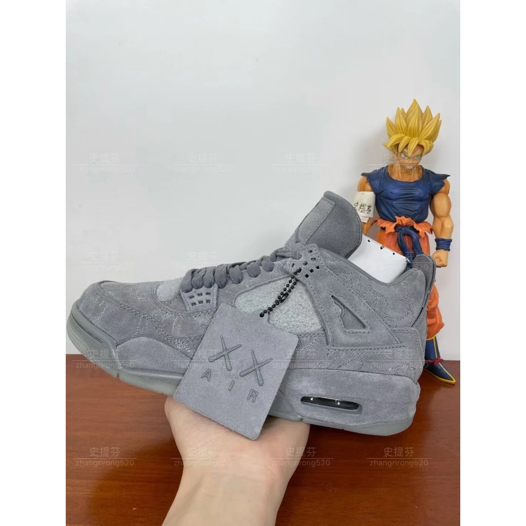 Graffiti aj4 Real Bottom kaws