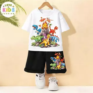 ชุดเด็กชายสนุกๆ ลายไดโนเสาร์หลายสายพันธุ์รอบภูเขาไฟ | เสื้อ+กางเกงขาสั้น ใส่สบาย คุณภาพดี | Dinosaur Volcano Adventure S