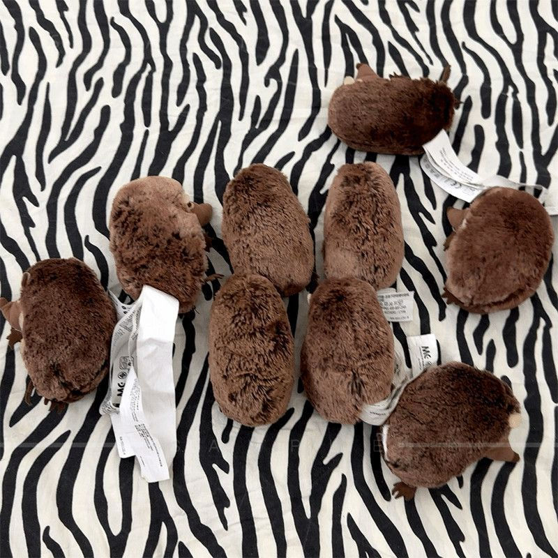 IKEA/IKEA Voice Plush Toy ตุ๊กตาวาจิก IKEA เม่นน้อยถือตุ๊กตาหยิกสตรอเบอร์รี่