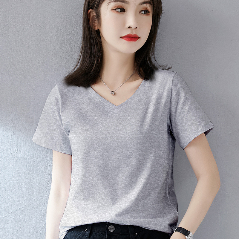 ทวิ2022 ใหม่สไตล์สีเทาคอวีแขนสั้นเสื้อยืดผู้หญิงผ้าฝ้ายบริสุทธิ์หลวมเกาหลีรุ่นฤดูร้อนร่างกายเสื้อยืด