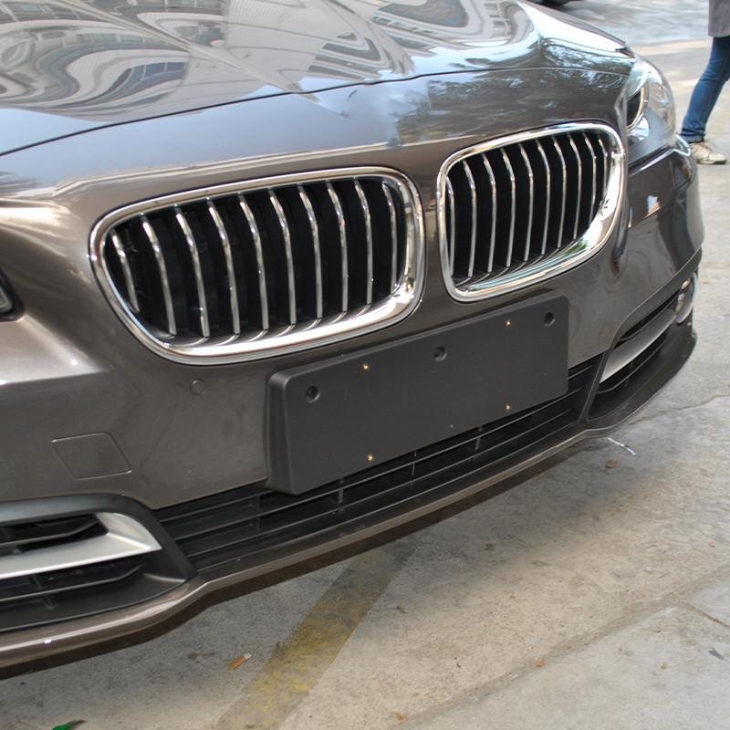 รถกันชนหน้าป้ายทะเบียนยึดสําหรับ BMW 5 Series F10 F11 2014-2017