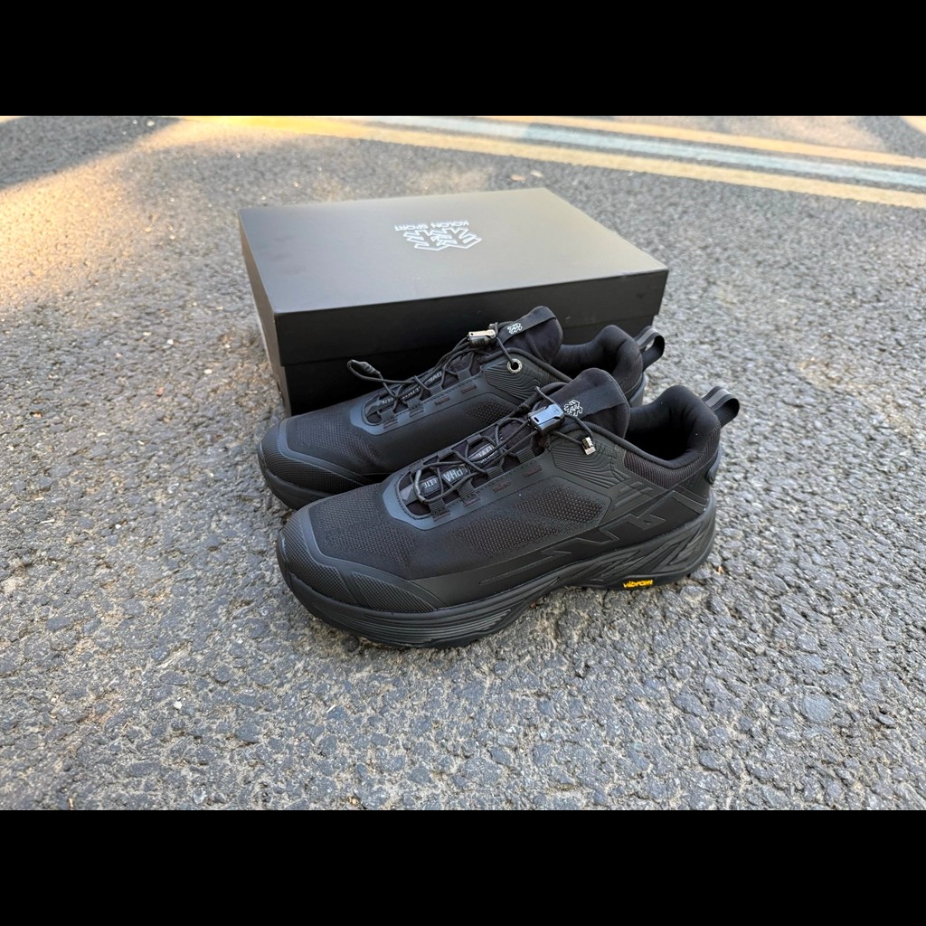 KOLON SPORT KOLON รองเท้าเดินป่าน้ําหนักเบา Grip V-Sole MOVE ALPHA LITE รองเท้ากีฬากลางแจ้งรองเท้าเด