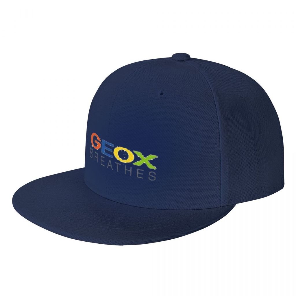 GEOX (1) หมวกกันแดดแบนสําหรับผู้ใหญ่พิมพ์ลายหมวกฮิปฮอปเต้นรําหมวกปีกแบนชายคาแบนสีคมชัดผู้ชายและผู้หญ