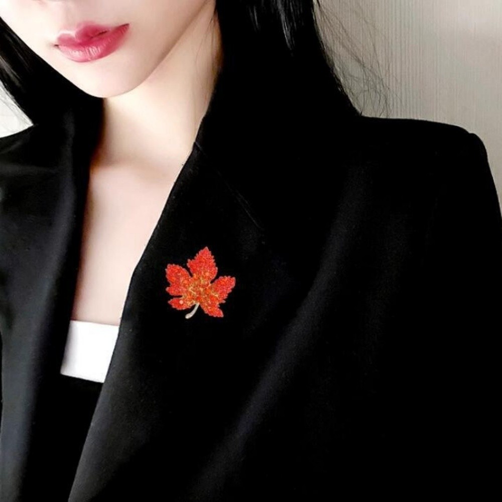 French Elegant Red Maple Leaf Brooch for Unisex Coat Suit Blouse Fashion Accessory