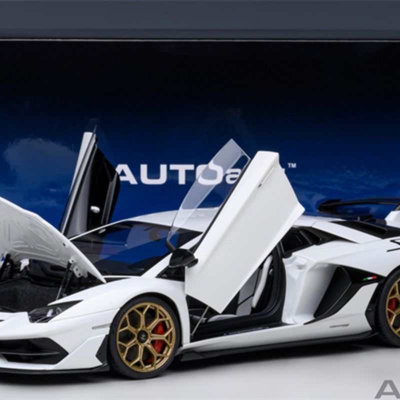 AUTOart AUTOart 1: 18 LAMBORGHINI LAMBORGHINI AVENTADOR SVJ รถรุ่น