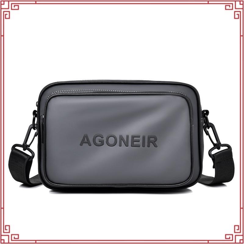 Mc jeans ของแท้จากช็อป มีถุงช็อปให้ กระเป๋าสะพายอเนกประสงค์  M02Z095