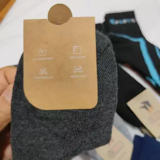 ซื้อ 12 คู่ แถม 12 คู่ ถุงเท้าผู้ชายผ้าฝ้าย ลายแฟชั่น ข้อยาว ใส่ทำงาน ใส่สบาย ระบายอากาศดี กันกลิ่น ซับเหงื่อ TNB071