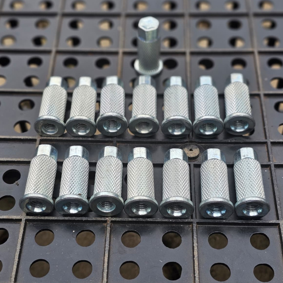 RX King สับปะรดหัวน็อต Rx King สับปะรดหัวน็อต Rx King M8 (ต่อ 1 ชิ้น)