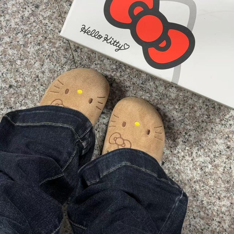 รองเท้า Hello Kitty Birkenstock สำหรับผู้หญิง ปี 2025 ทรงครึ่งแขนหนา รองพื้นสบาย