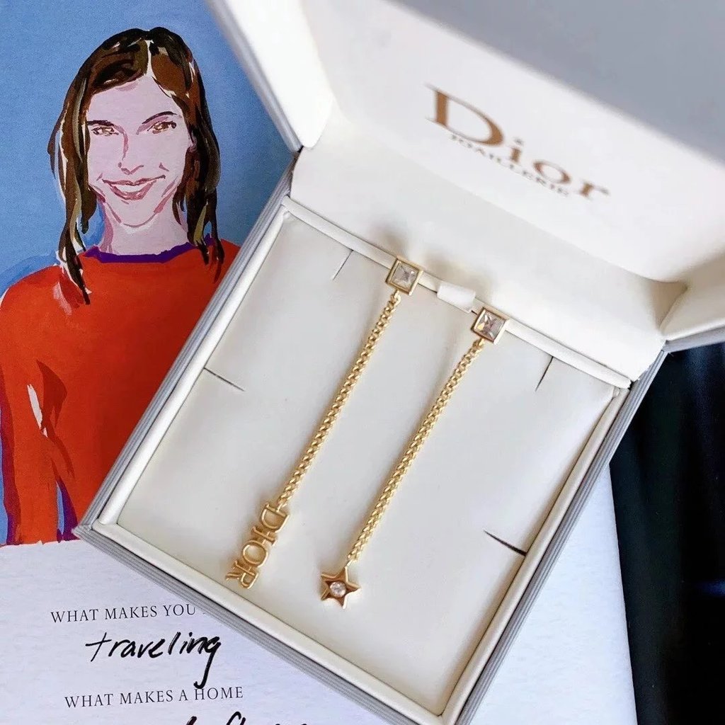 DIOR DIOR Pearl Five-pointed Starพู่ต่างหูต่างหูไม่สมมาตร 925 เงินสเตอร์ลิงต่างหู