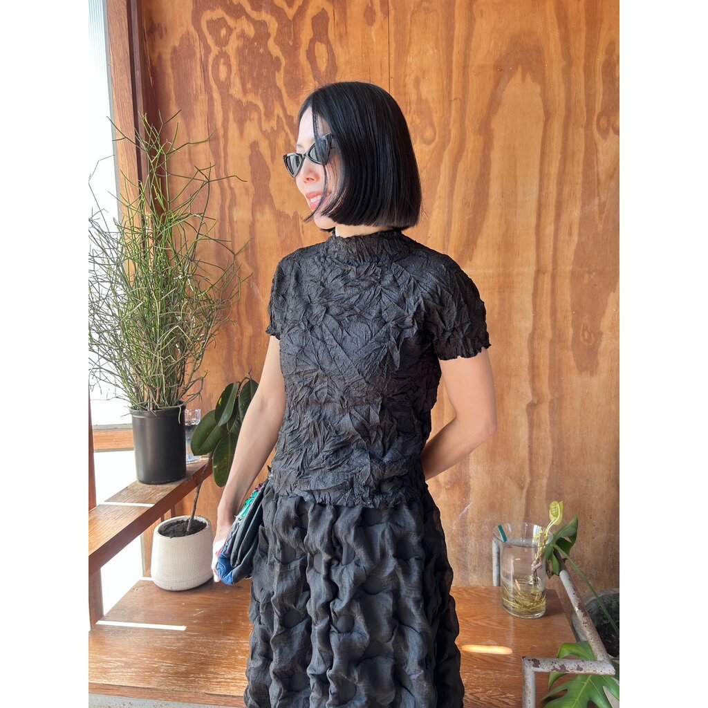 เสื้อพอดีตัว 2MUAY รุ่น GJO1086 เสื้อพลีทคุณภาพ HAND PLEATED SHORT SLEEVE PLEATED TOP 8 สี FREE SIZE