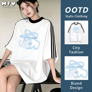 NFV แฟชั่นเกาหลี💖เสื้อยืดแขนสั้นคอกลม ลวดลายริบบิ้นสีน้ําเงิ…