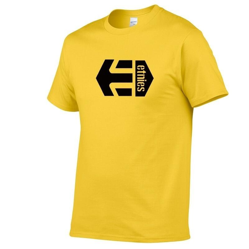ETNIES Logo เสื้อยืดผู้ชายขาวดํา