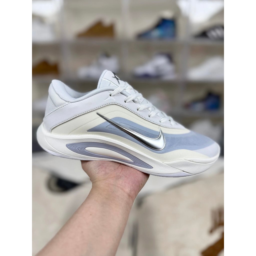 รองเท้าบาสเก็ตบอล Nike A'One Aja และ Wilson Low-Top - ออกแบบมาสำหรับผู้ชายและผู้หญิง โดย WNBA Star A