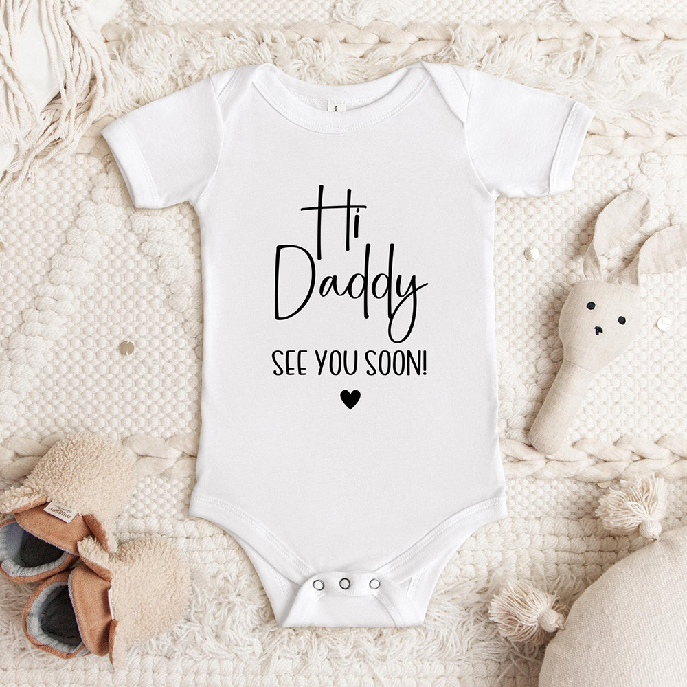 Hello Daddy See You Soon สวัสดีค่ะลูกหนูรัก ชุดนอนลายตัวอักษรน่ารัก พร้อมมอบเป็นของขวัญให้ทารกแรกเกิ