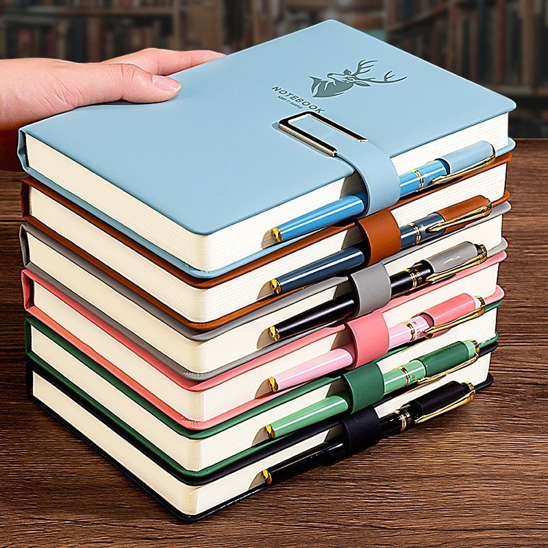 พร้อมจัดส่ง สมุดโน๊ตบุ๊ค หนังนิ่ม ขนาด A5 360 หน้า สไตล์เรโทร เครื่องเขียน สําหรับตั้งโต๊ะทํางาน ธุรกิจ โรงเรียน