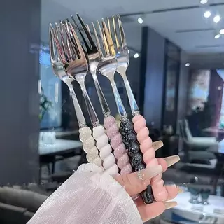 【แพ็ค 5 ชิ้น】ช้อนส้อมสแตนเลสสีมุก ด้ามเซรามิก กันลื่น