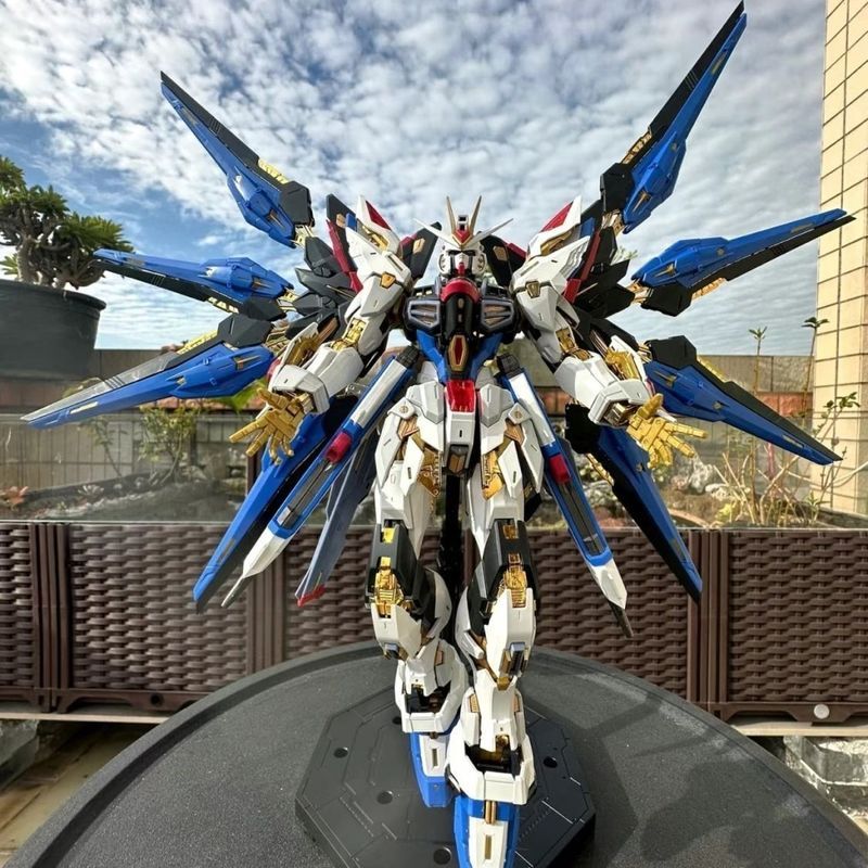 พิมพ์ซ้ํา Long Dragon 7701MGEX Strike Freedom 1/100 ประกอบของเล่น