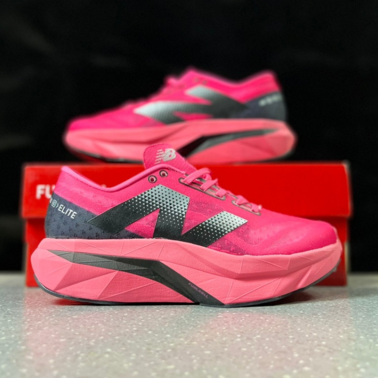 Ultra Lightweight FuelCell Rebel V4 รองเท้าวิ่งลําลอง