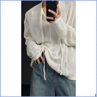 สเวตเตอร์แขนยาวแบบย้อนยุค สวมใส่ง่ายและสบาย มีเชือกรูด สีทึบ