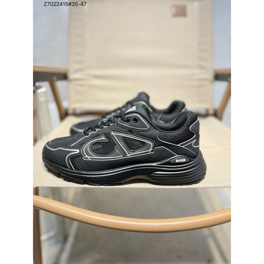 รองเท้าผ้าใบ Dior B30 สไตล์พ่อในเทรนด์ กับโลโก้ Dior และหนังเนื้อละเอียดนุ่มนวล