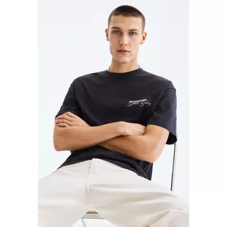 H&M(เอชแอนด์เอ็ม) เสื้อยืดพิมพ์ลายแบบหลวม ผู้ชาย 1034065_18