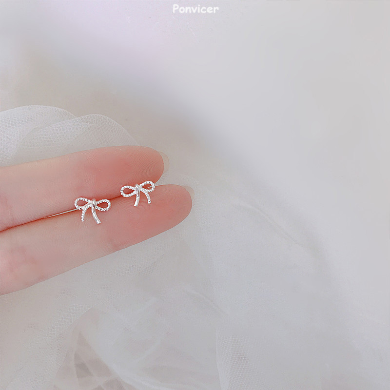 [COD]🌸ต่างหูเงินแท้ S925 แบบติดหู สำหรับนักเรียนหญิง ดีไซน์เรียบง่าย ใช้งานได้หลากหลาย ขนาดเล็ก