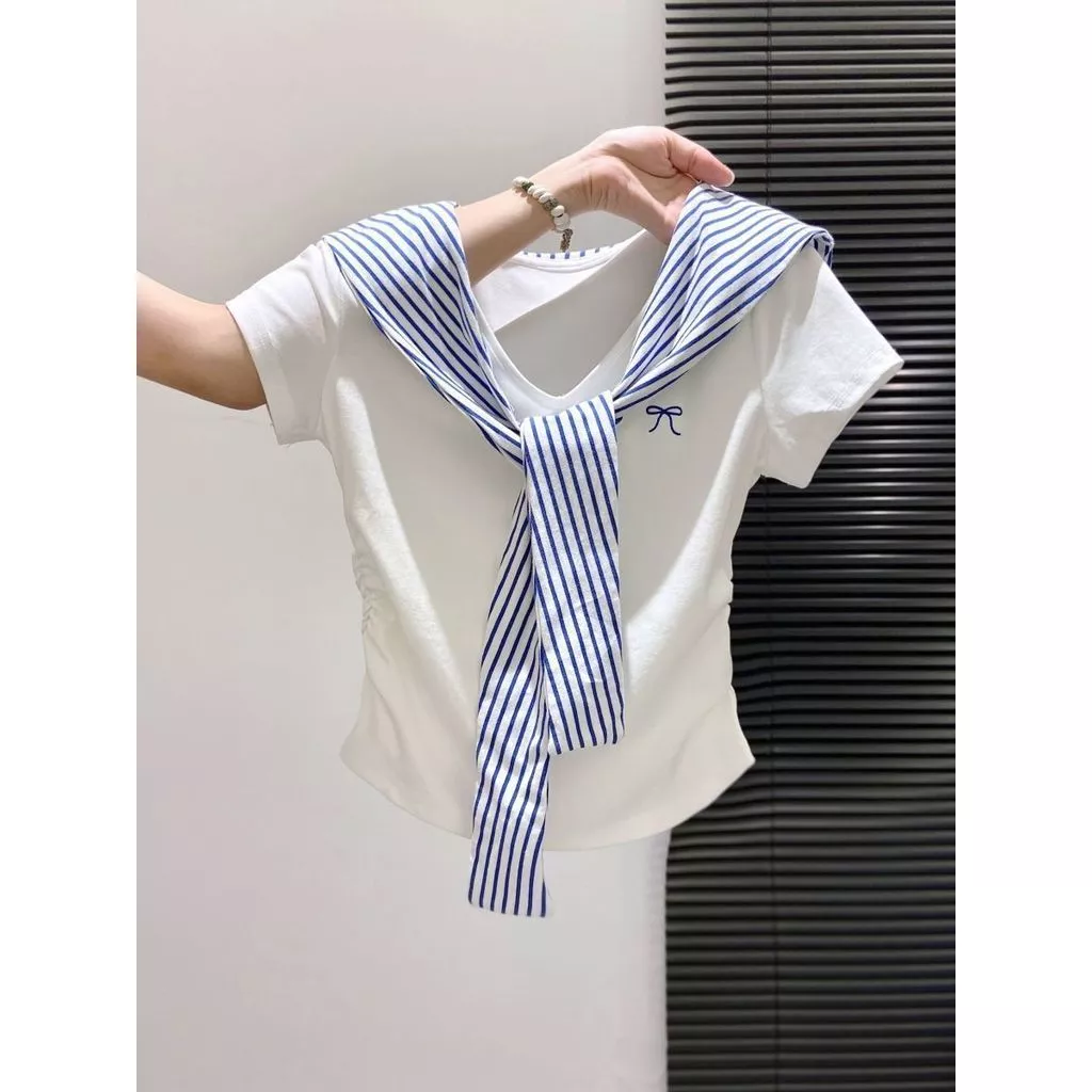 เสื้อผู้หญิงแขนสั้นลายดอกไม้ คอวีทรงเข้ารูป thumbnail 10