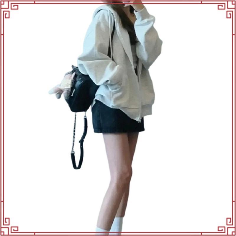 (สินค้าใหม่) Karants เสื้อฮู้ดดี้โลโก้โลหะ ทรง Cropped Boxy พรีเมียม ผ้าฝ้ายนุ่มฟูคุณภาพสูง - AK31