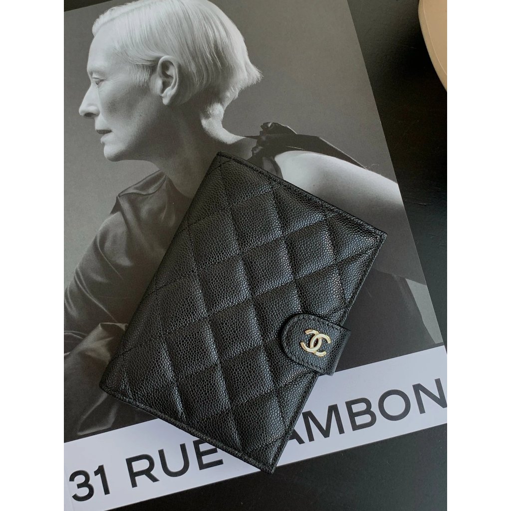 Chanel Chanel Chanel Passport Holder Original Caviar Cowhide Card Holder Passport Bag Wallet Practic